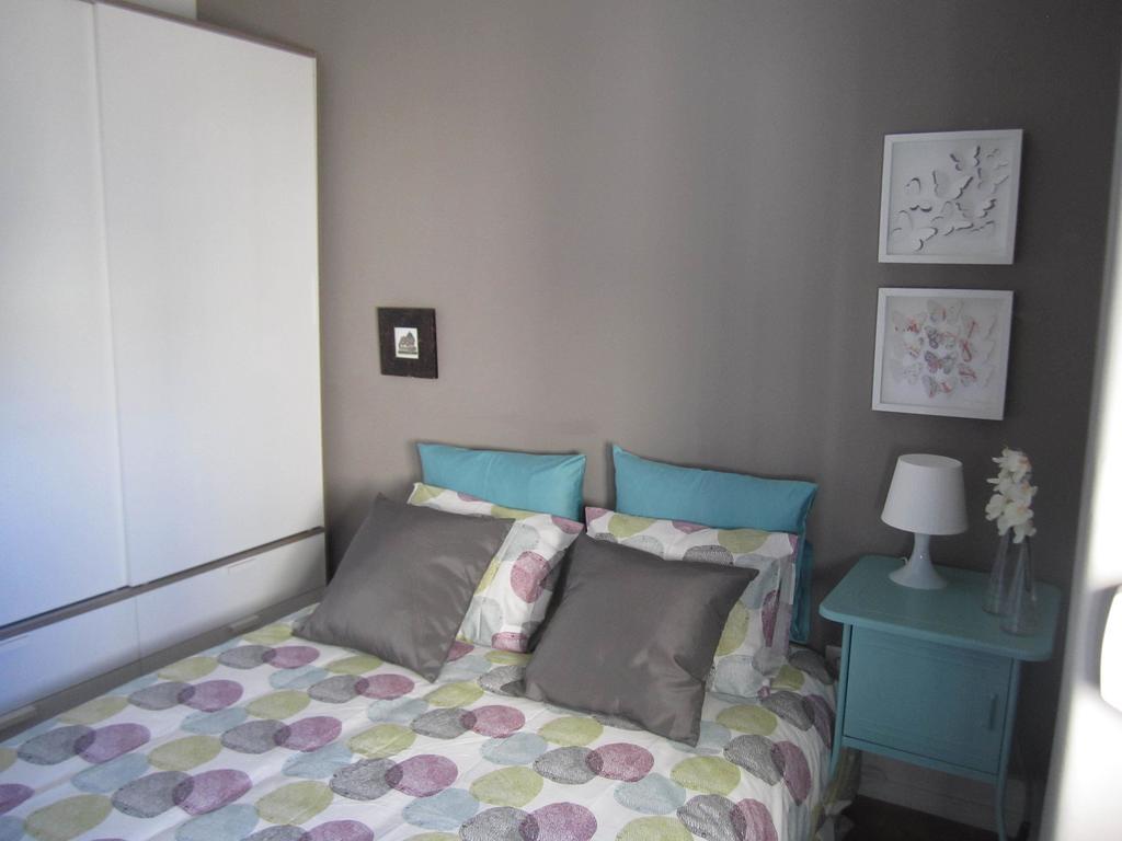 Alvalade II Airport Guest House Lisbon Room photo